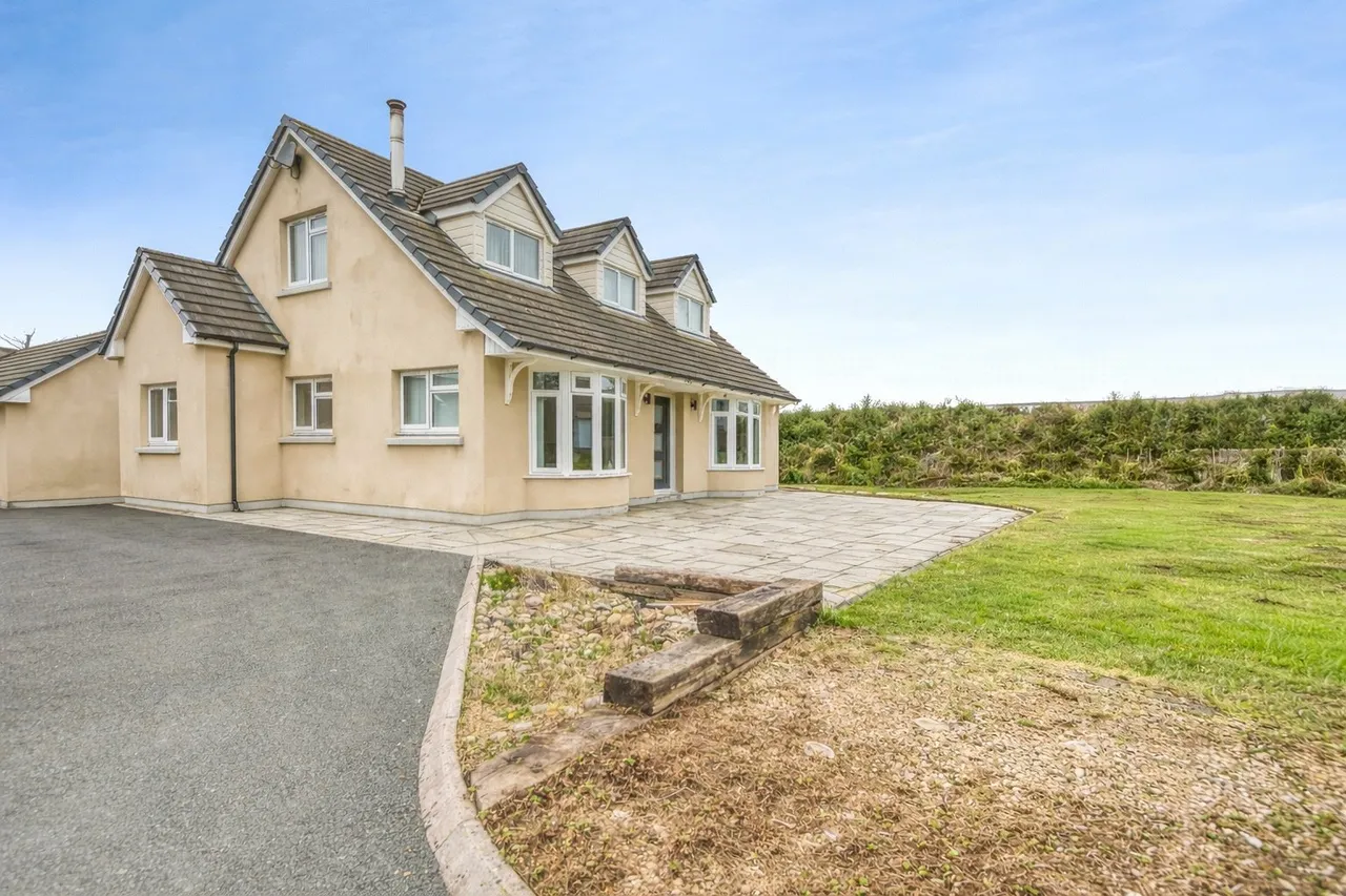 3 bed house for sale, Moreton, Saundersfoot, SA69