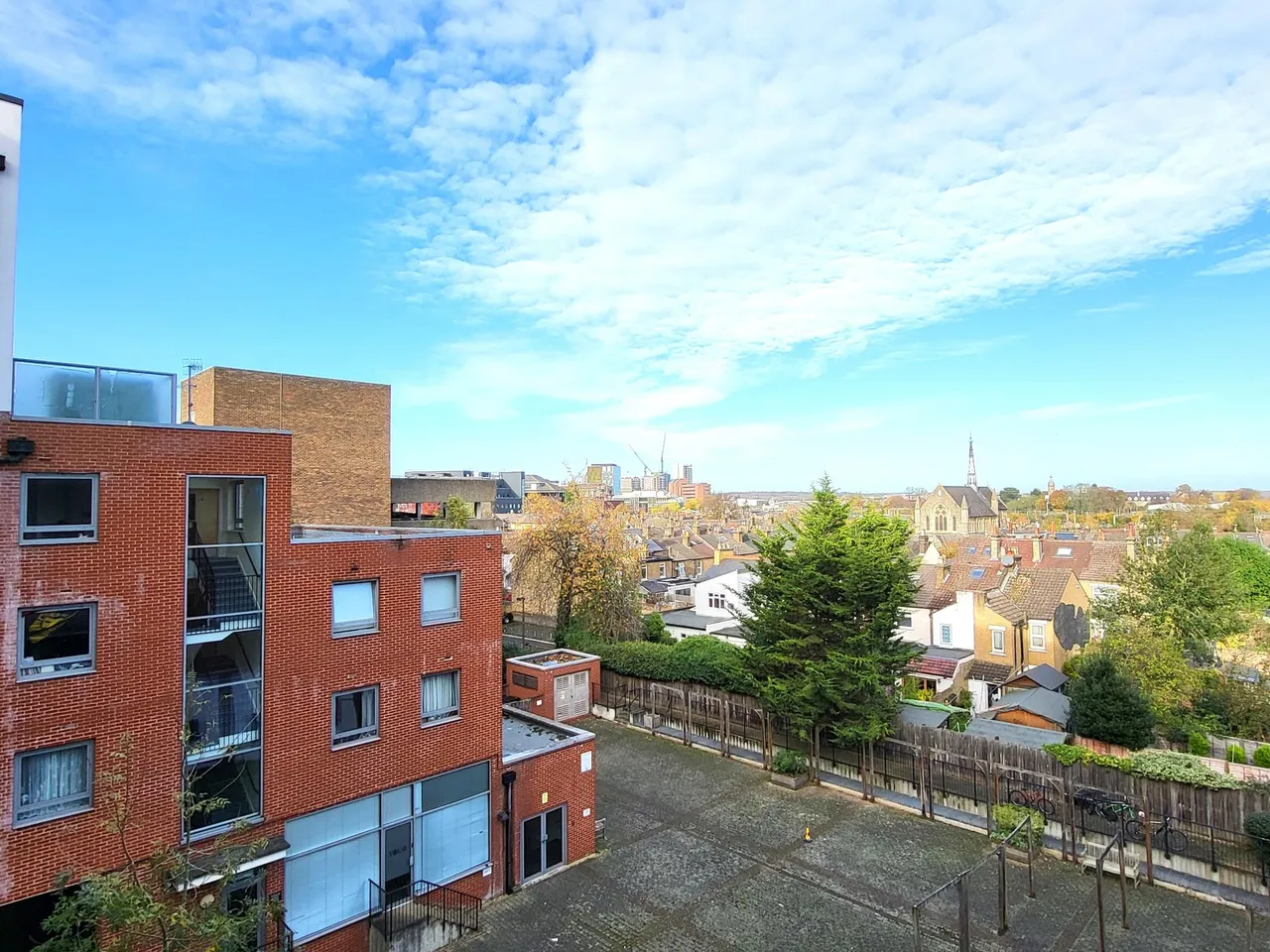 Loates Lane, Watford, WD17, photo 14