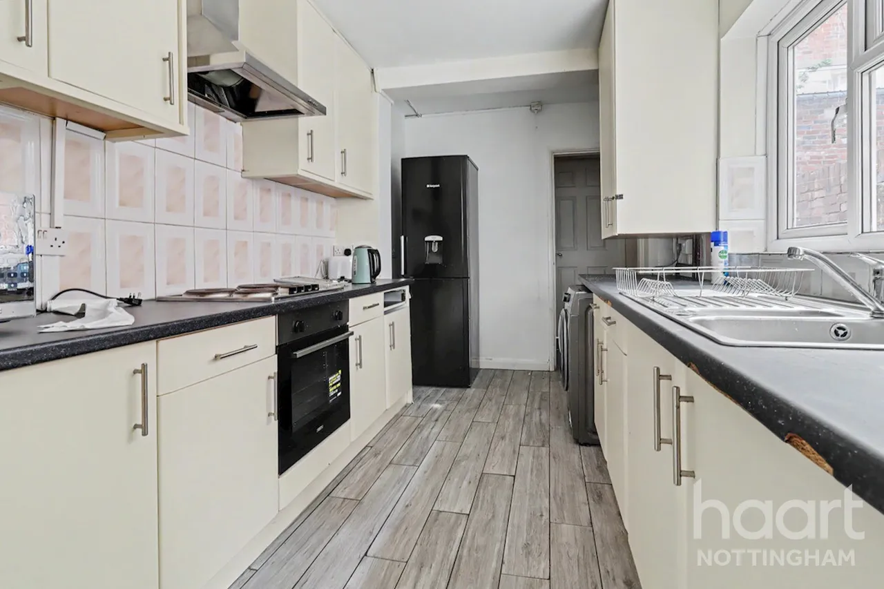 Maples Street, Hyson Green, NG7, photo 2