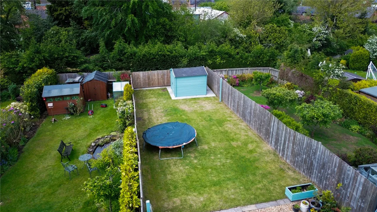 Chapel Avenue, Kingsley, Frodsham, Cheshire, WA6 8HD, photo 2