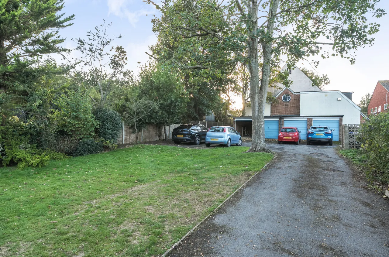Victoria Road, Worthing, BN11, photo 12