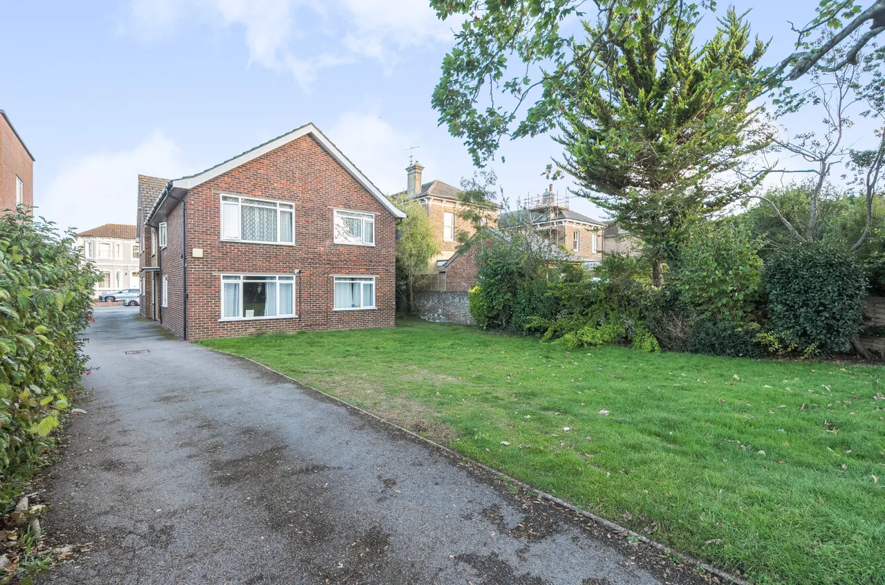Victoria Road, Worthing, BN11, photo 11