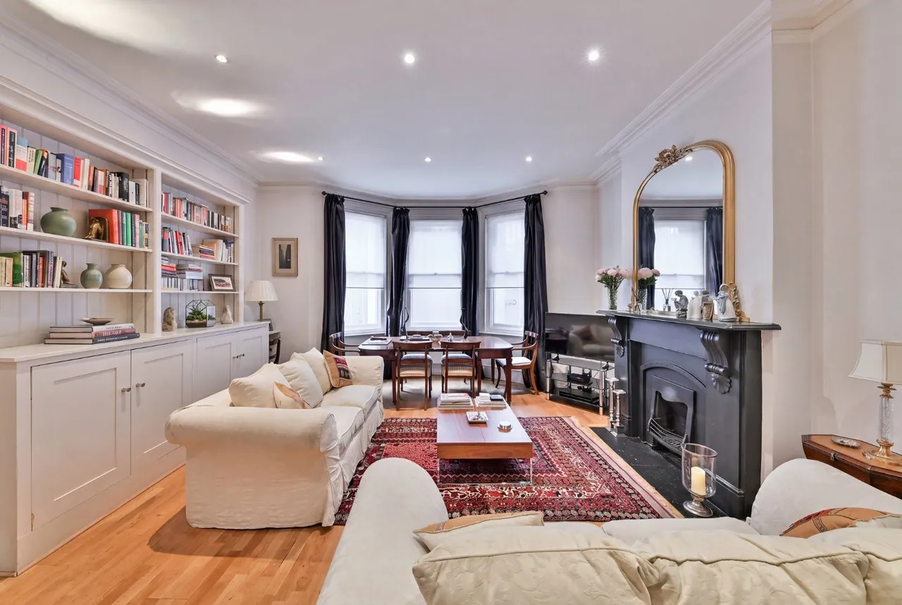 2 bed flat for sale — Gloucester Road, South Kensington, London, SW7 4QF