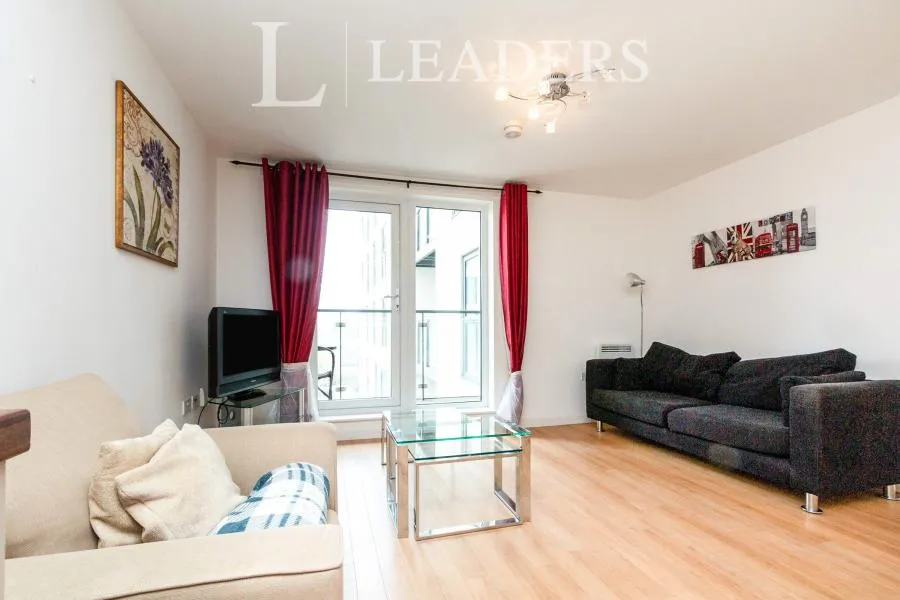 Guildford Road, Woking, GU22, photo 2