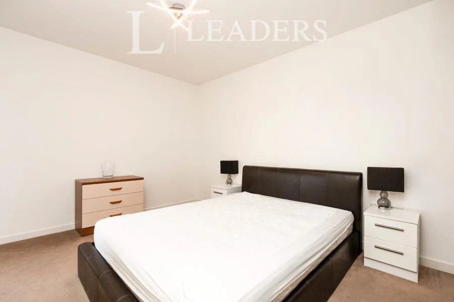 Guildford Road, Woking, GU22, photo 7