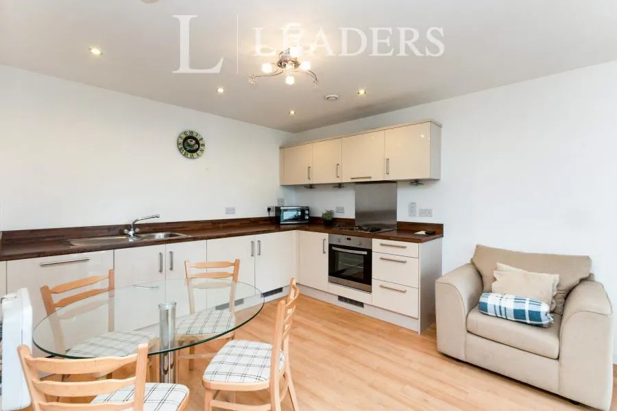 Guildford Road, Woking, GU22, photo 4