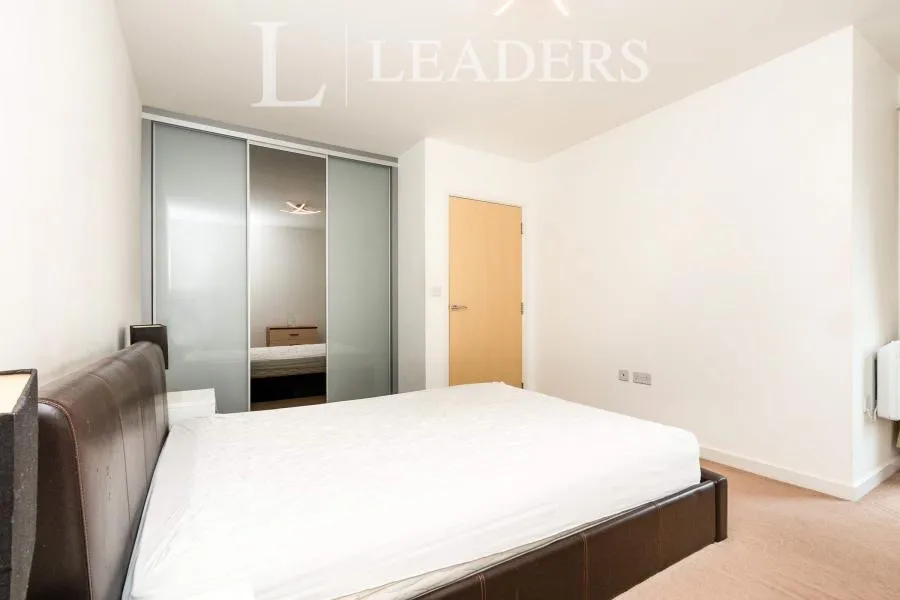Guildford Road, Woking, GU22, photo 6
