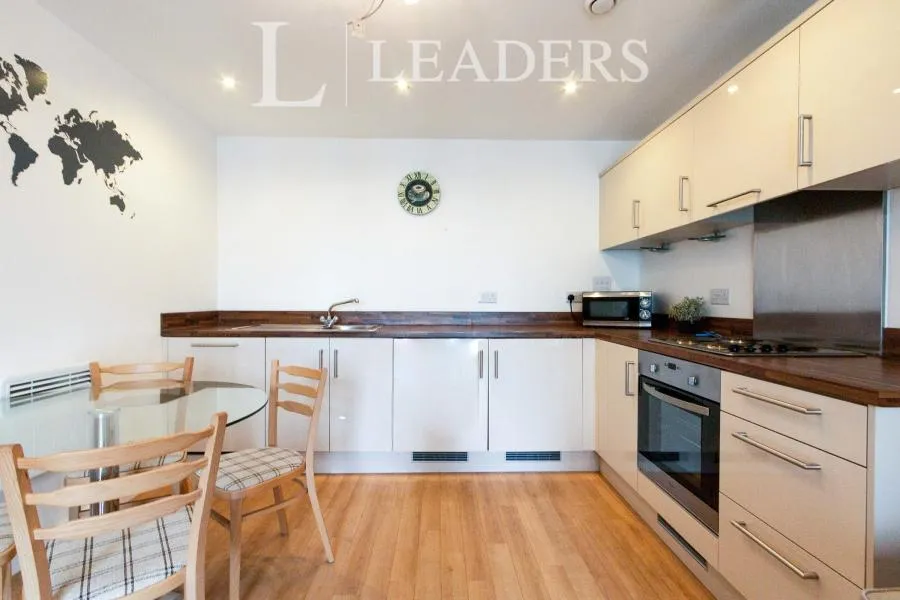 Guildford Road, Woking, GU22, photo 5