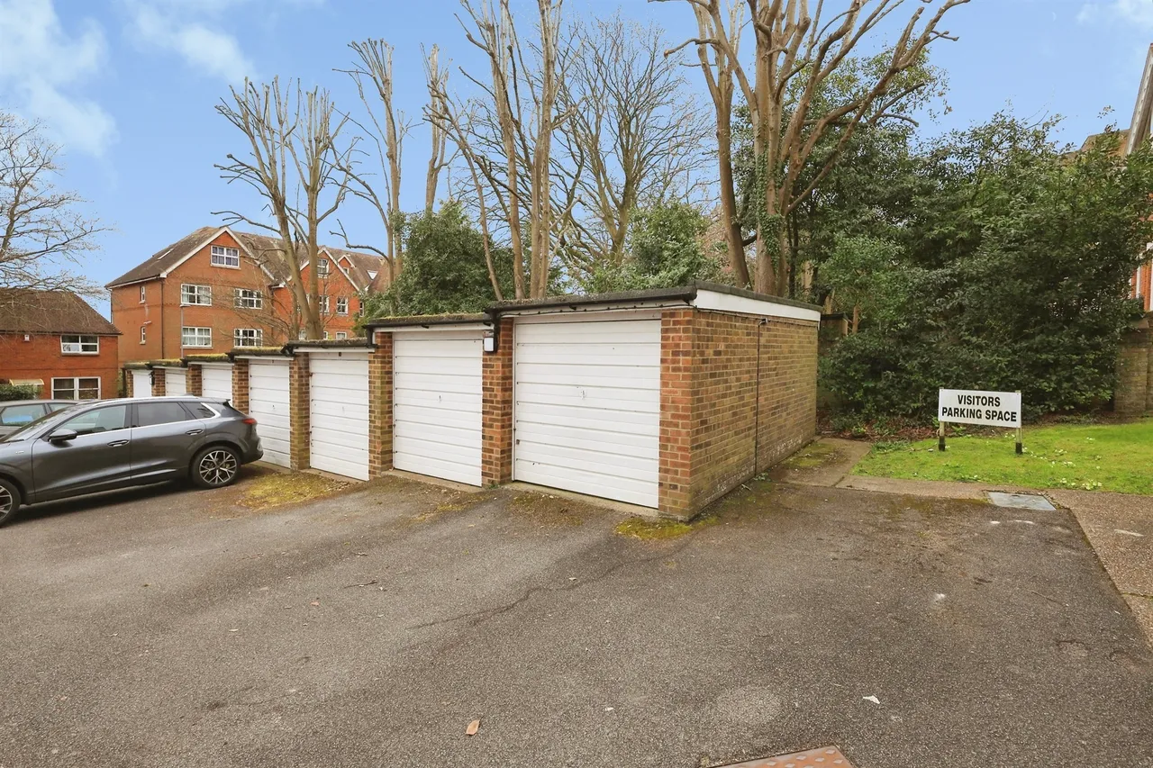 Arundel Road, Eastbourne, photo 9