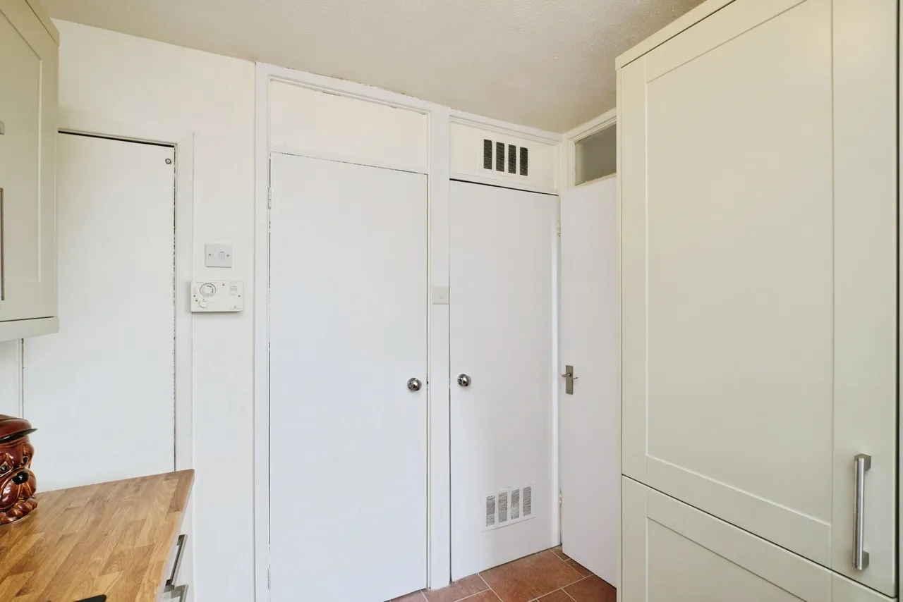 Bowen Court, Wake Green Park, B13, photo 7