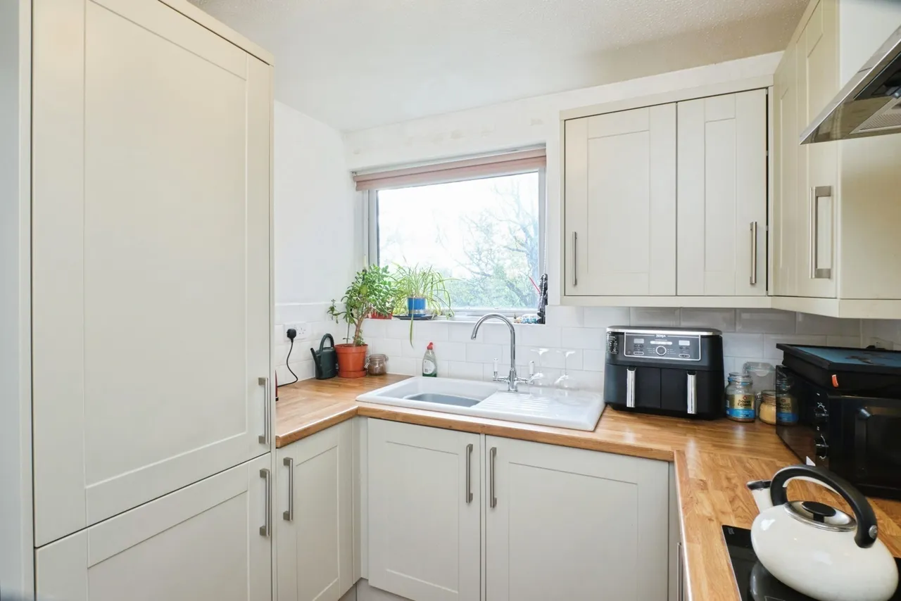 Bowen Court, Wake Green Park, B13, photo 4