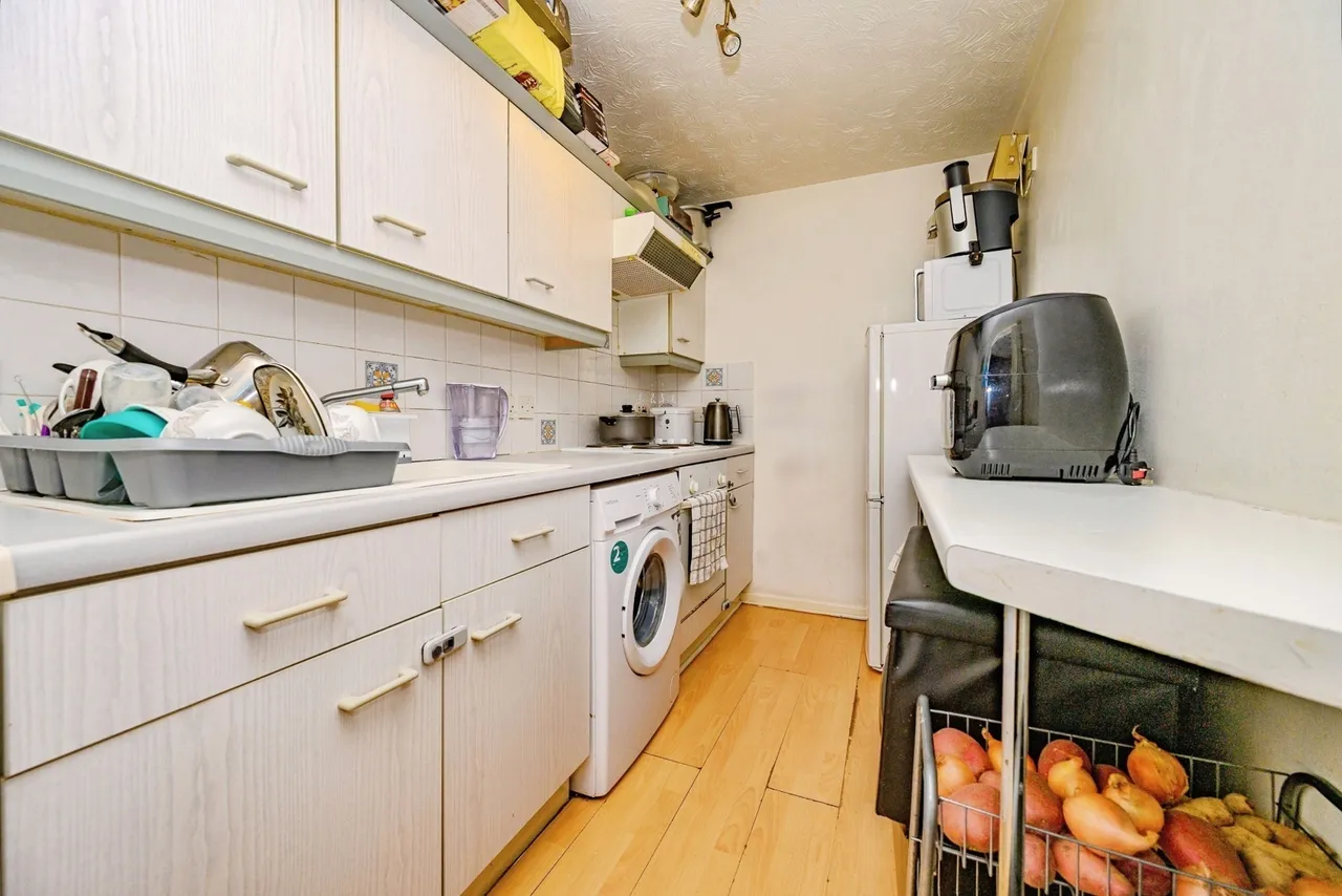 Simpson Close, LUTON, Bedfordshire, LU4, photo 5