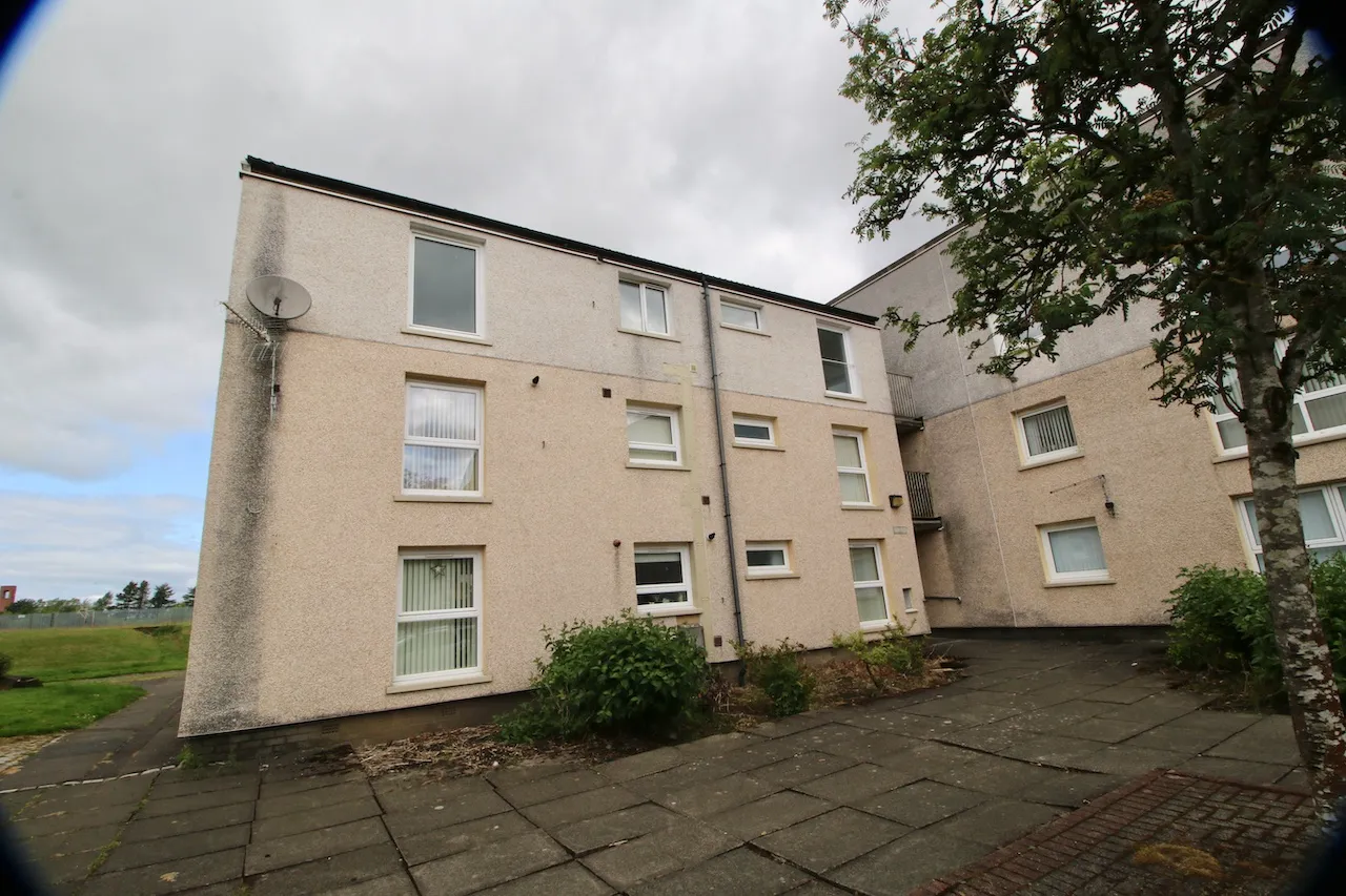 2 bed flat for sale — Oak Road, Cumbernauld, G67 3LE