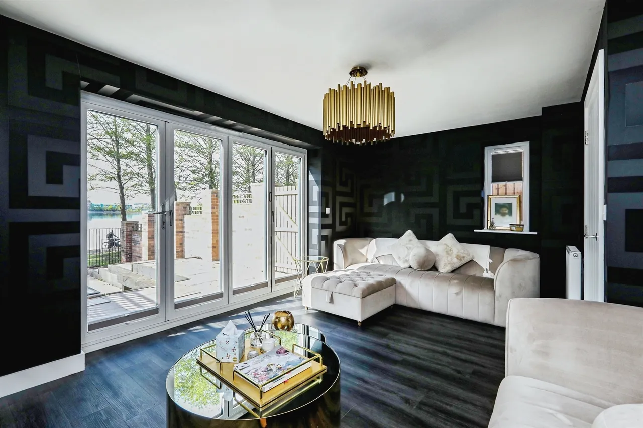 Lake View, Lakeside, DN4, photo 2