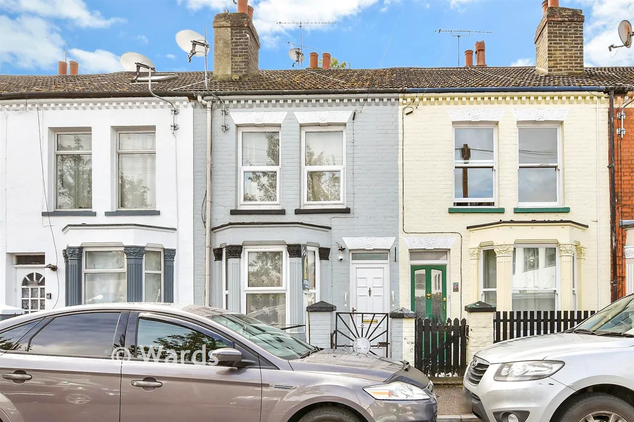 3 bed house for sale, Cornwall Road, Gillingham, ME7