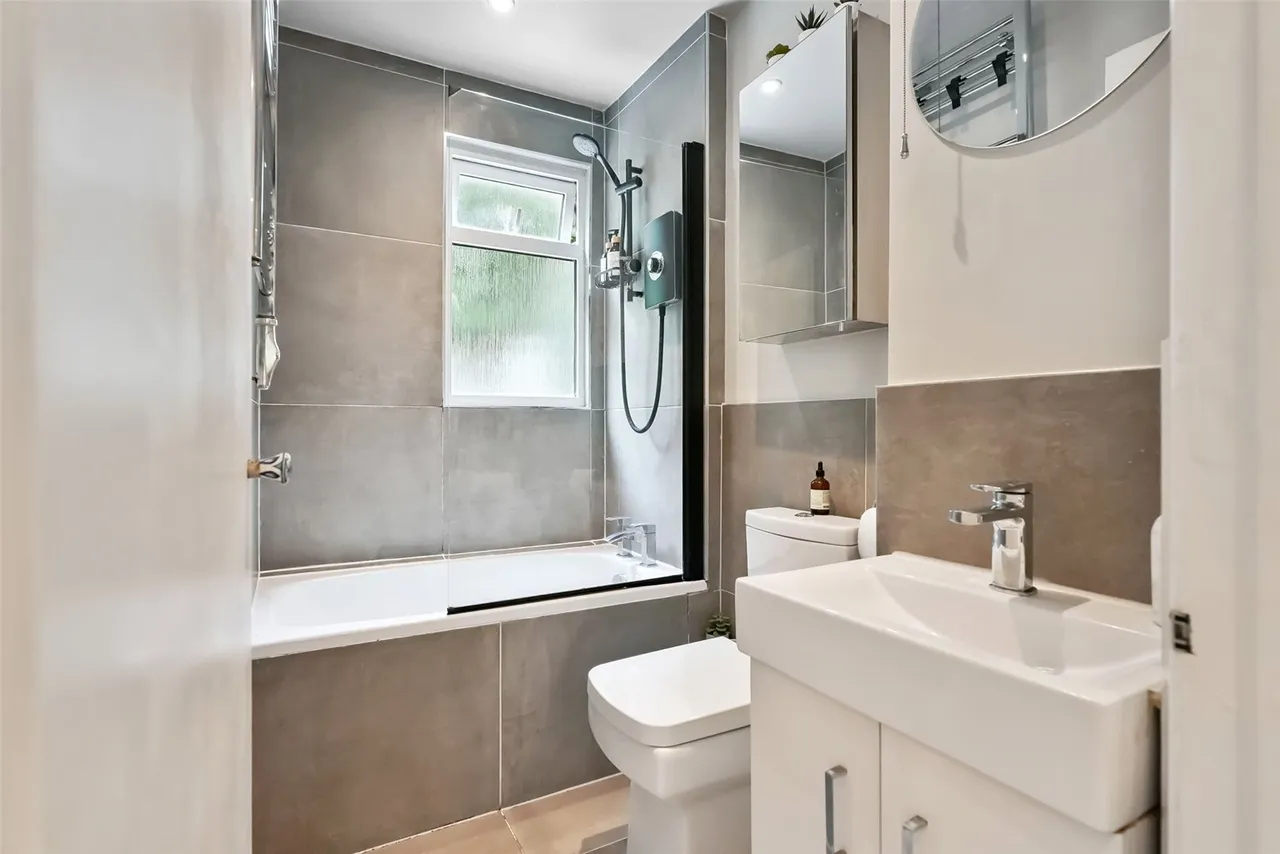 Second Cross Road, Twickenham, TW2 5RF, photo 9