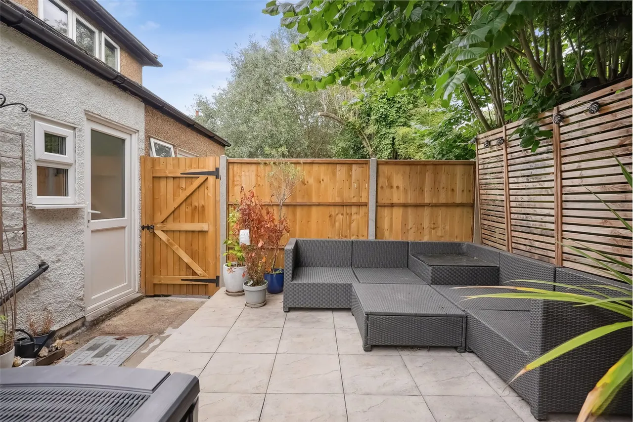 Second Cross Road, Twickenham, TW2 5RF, photo 11