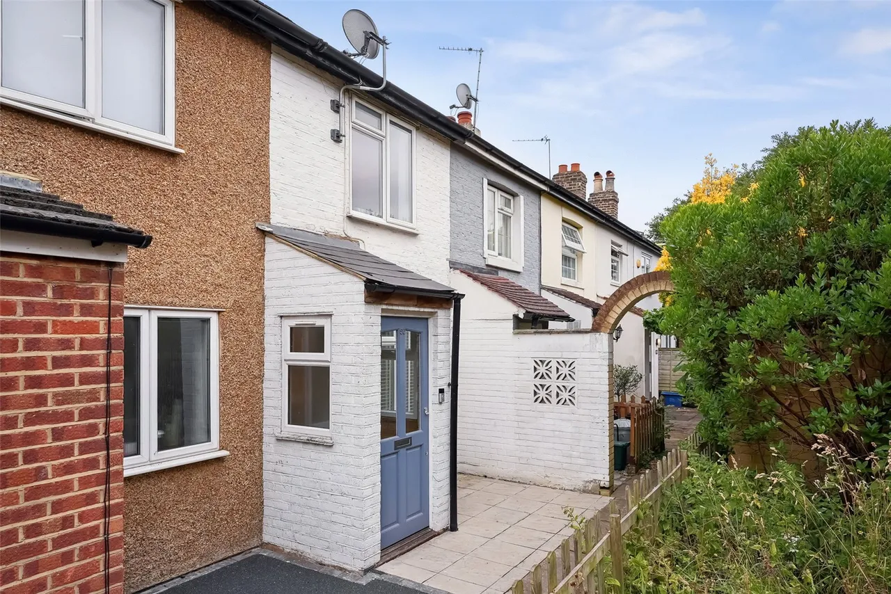 2 bed house for sale — Second Cross Road, Twickenham, TW2 5RF