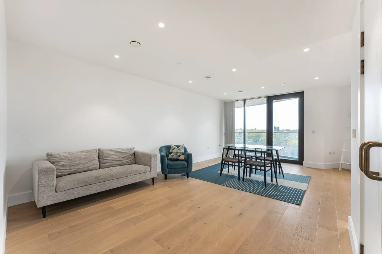 3 bed house for sale, Kingsland High Street, London, E8