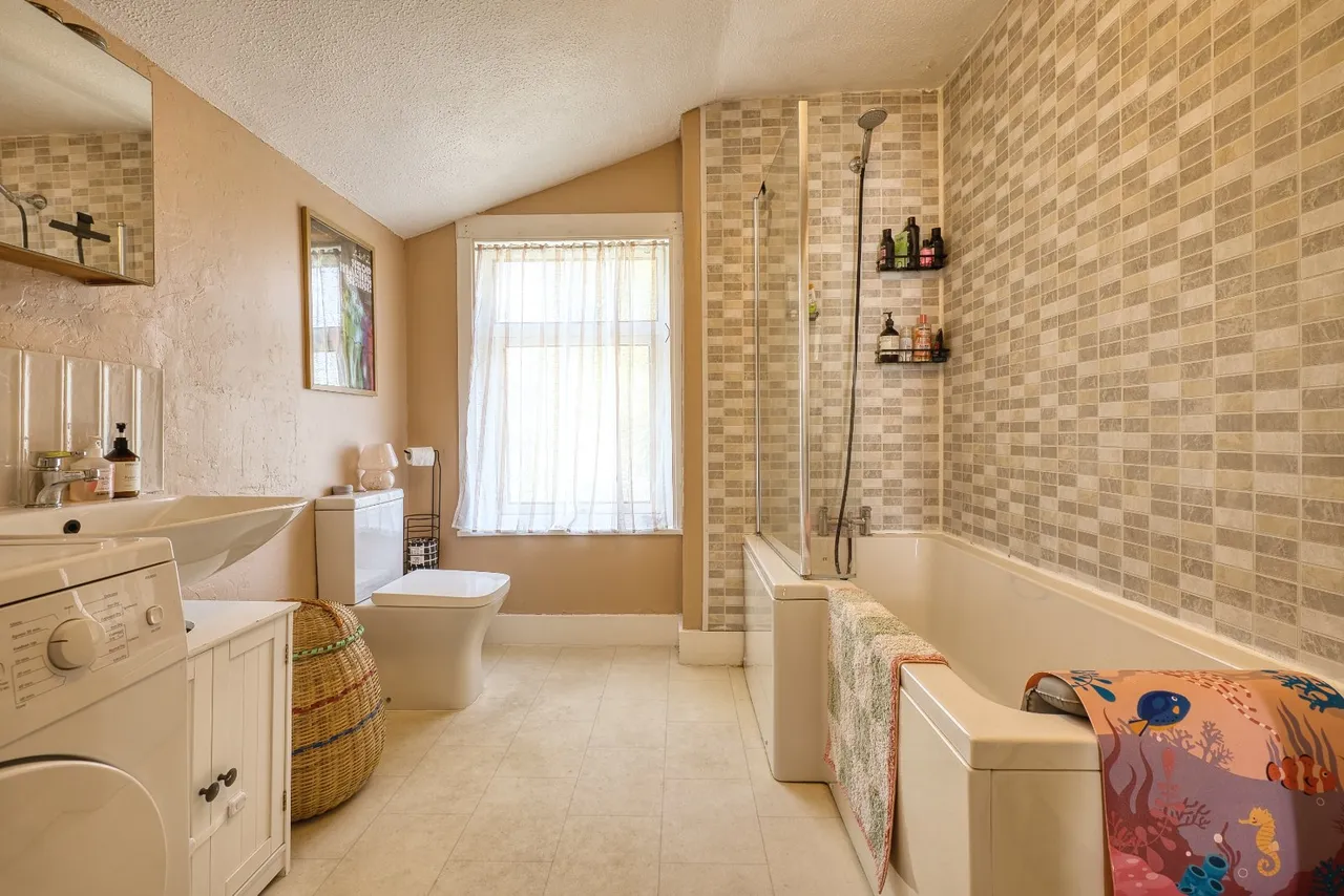 Cecilia Road, Ramsgate, CT11, photo 15