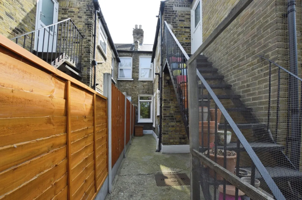Harcourt Road, Stratford, E15, photo 13