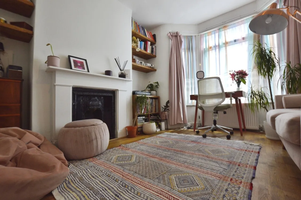 1 bed flat for sale, Harcourt Road, Stratford, E15