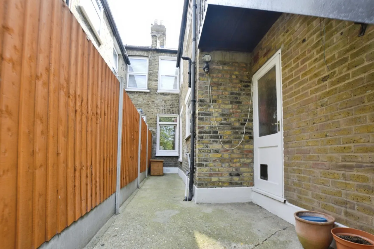 Harcourt Road, Stratford, E15, photo 12