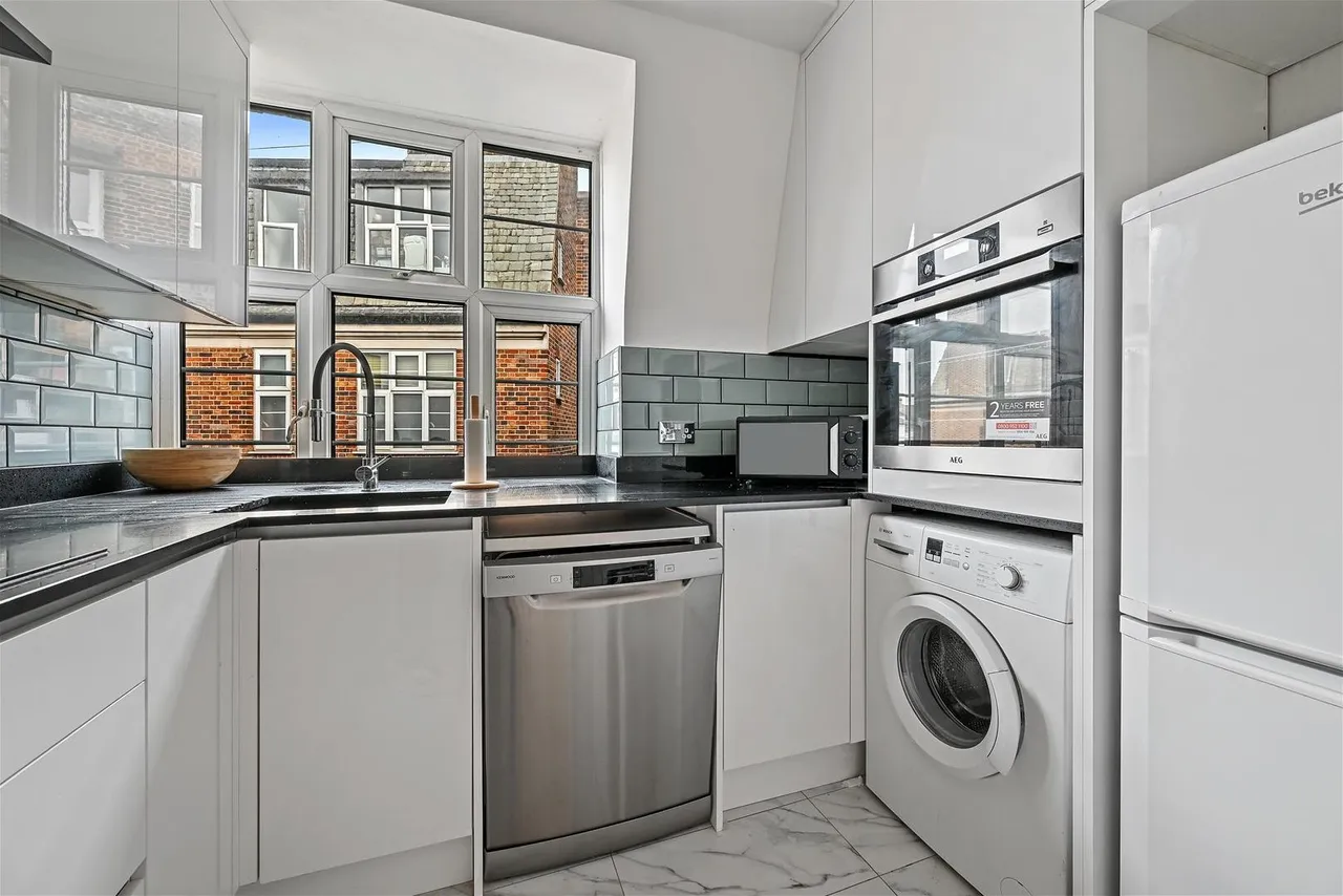 College Crescent, London, photo 4