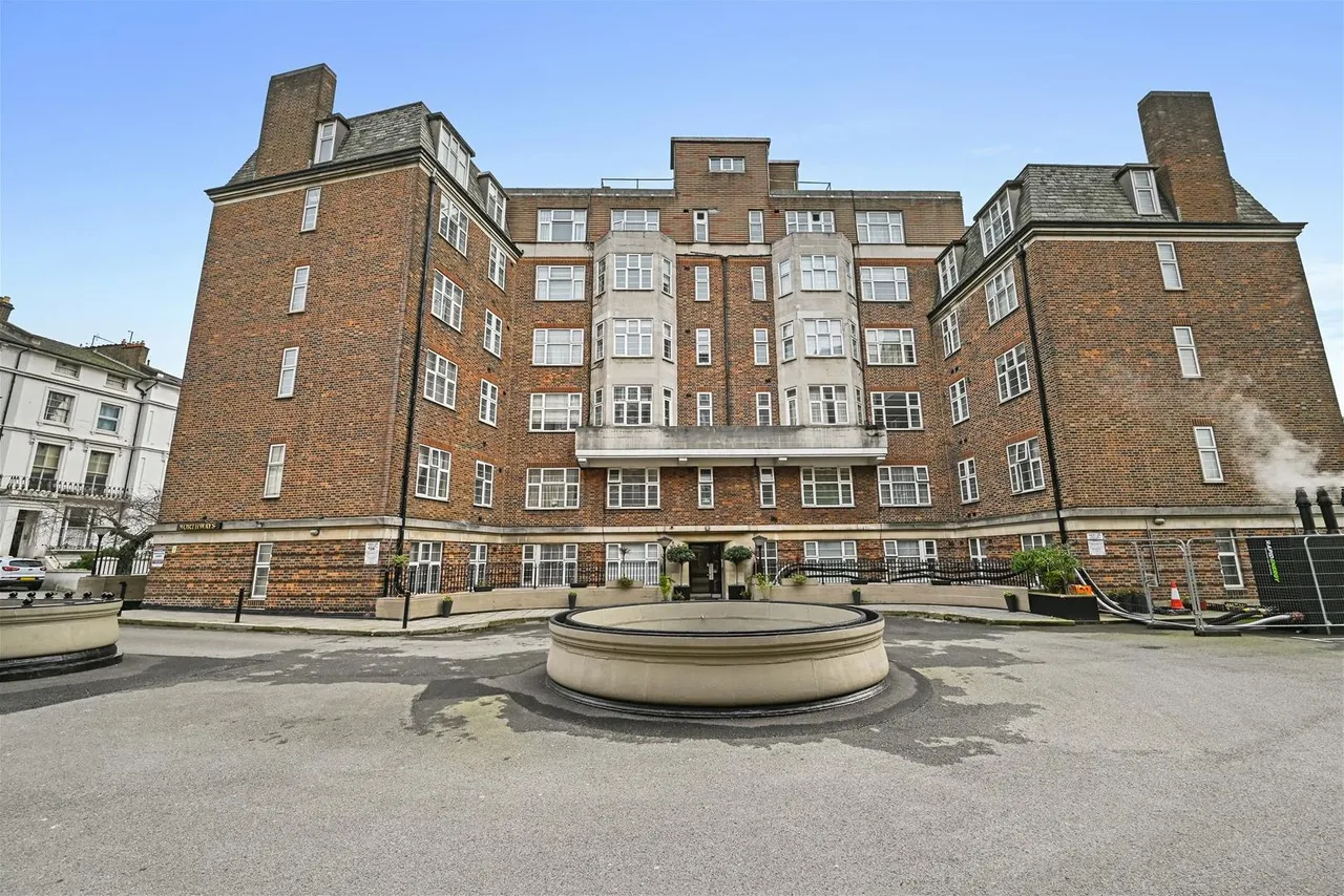 College Crescent, London, photo 14