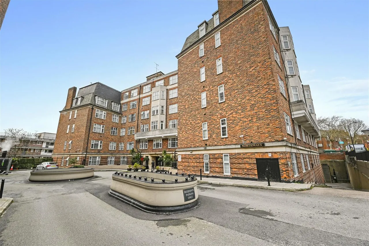 College Crescent, London, photo 15
