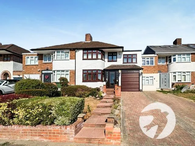 4 bed house for sale, Brownspring Drive, London, SE9