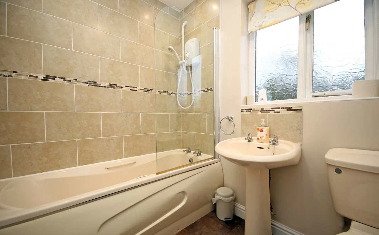 Capel Coch Road, Llanberis, photo 9