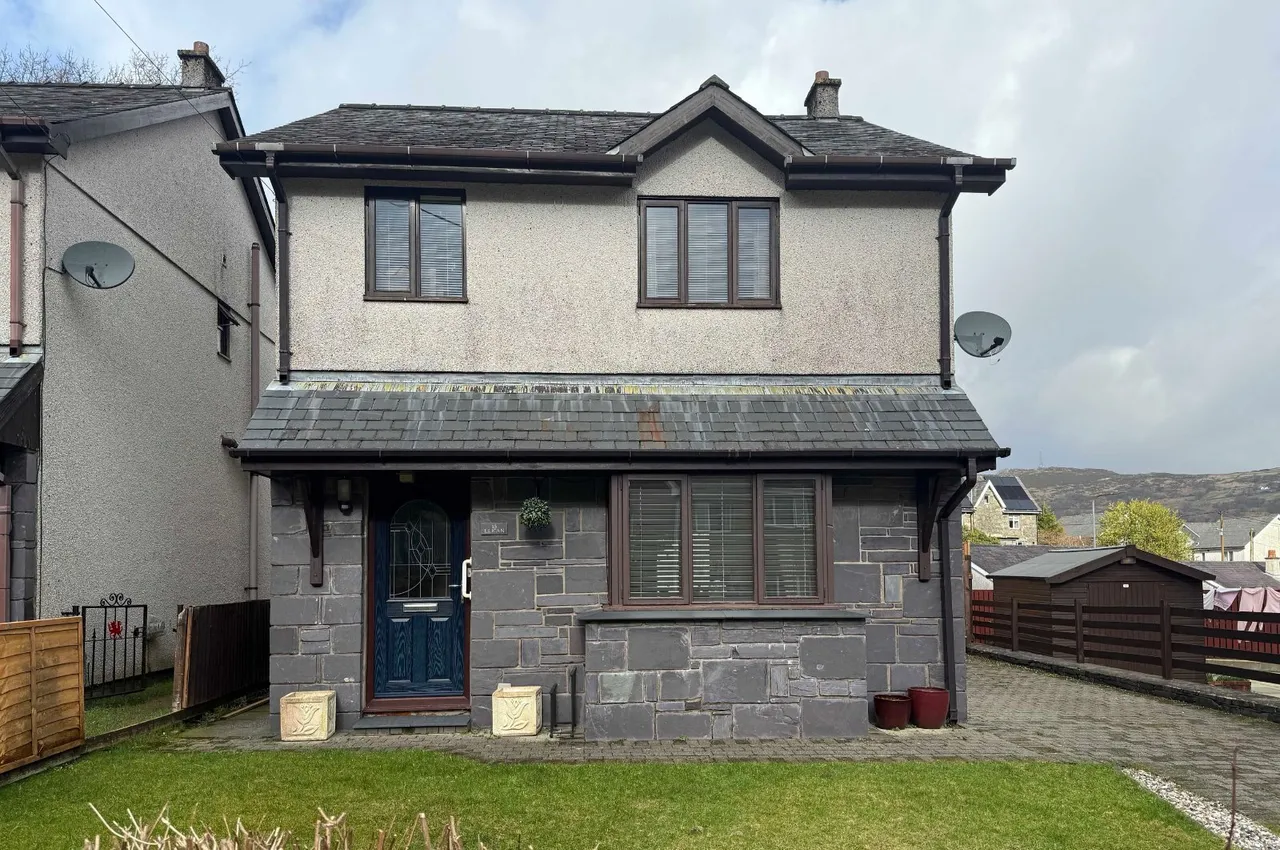 Capel Coch Road, Llanberis, photo 19