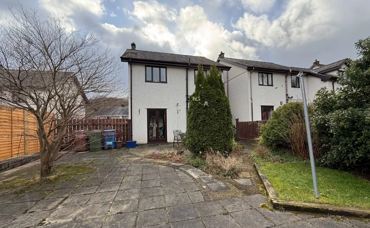 Capel Coch Road, Llanberis, photo 17