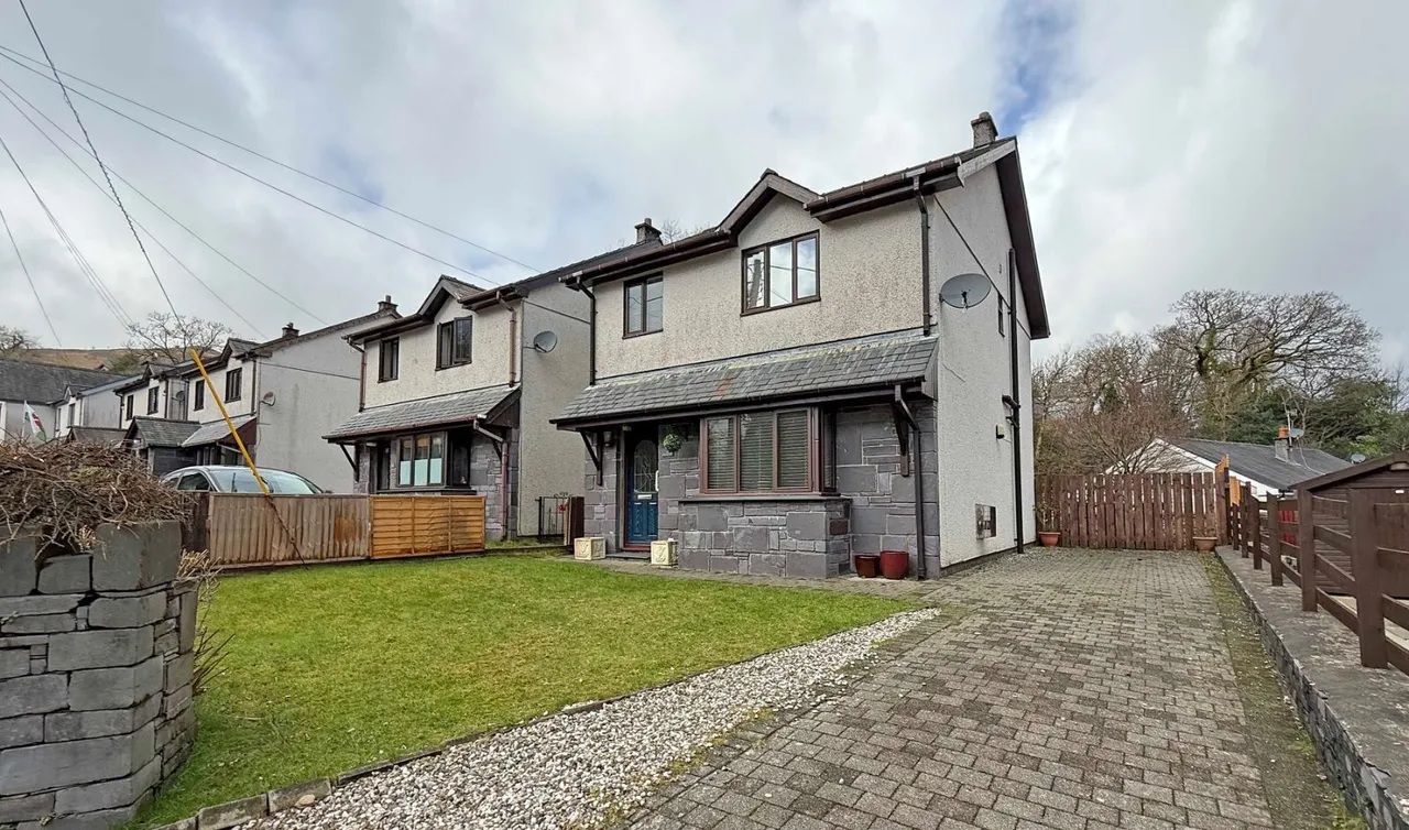 3 bed house for sale, Capel Coch Road, Llanberis