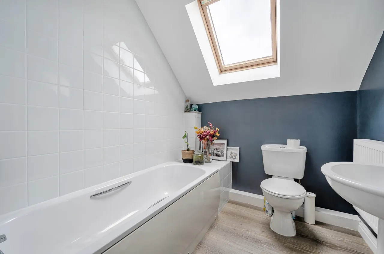 Roebuck Estate, Binfield, Bracknell, Berkshire, RG42 4DD, photo 14