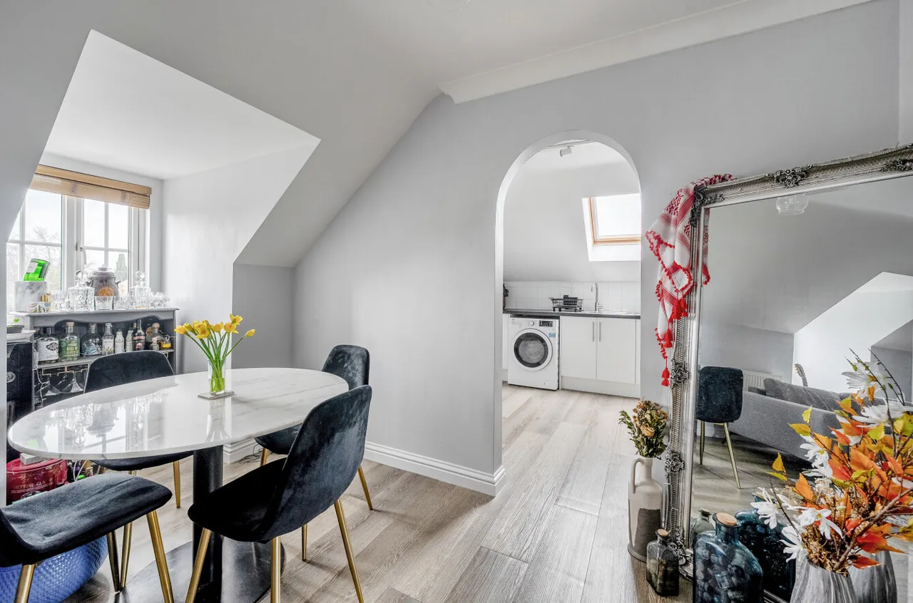 Roebuck Estate, Binfield, Bracknell, Berkshire, RG42 4DD, photo 6