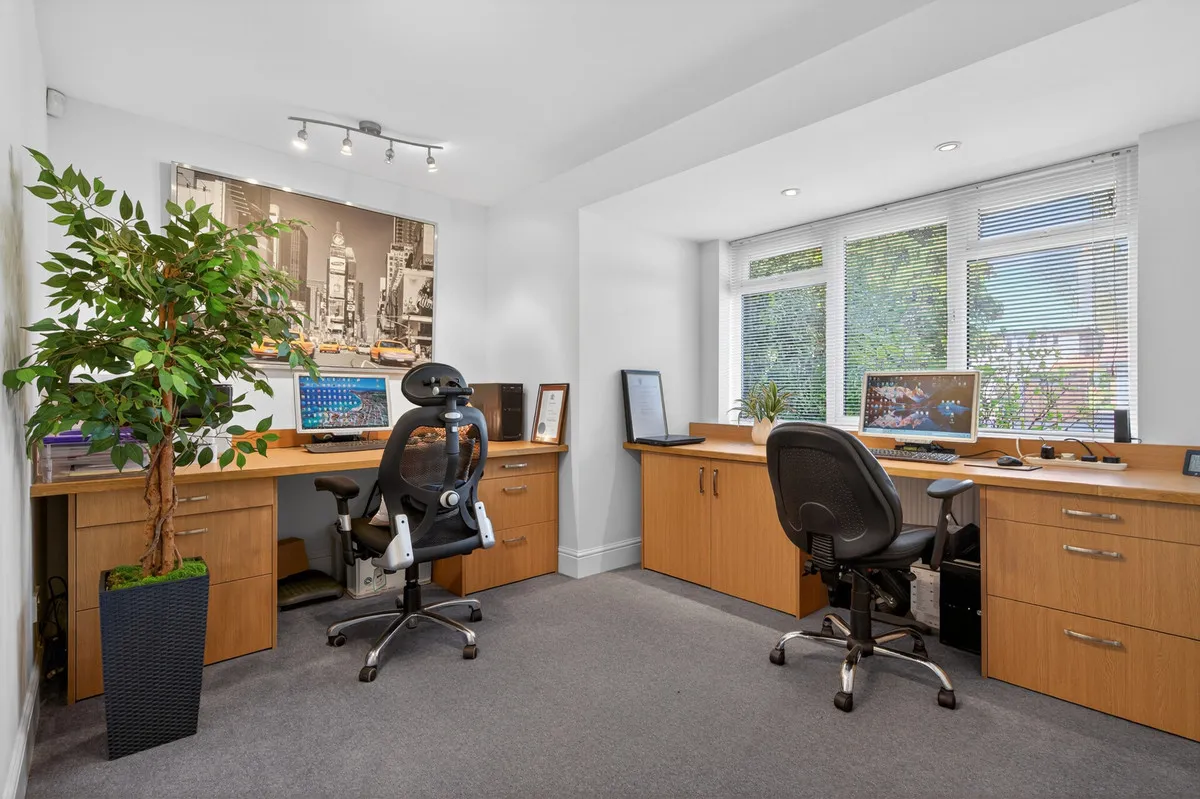 Silhill Hall Road, Solihull, B91, photo 22