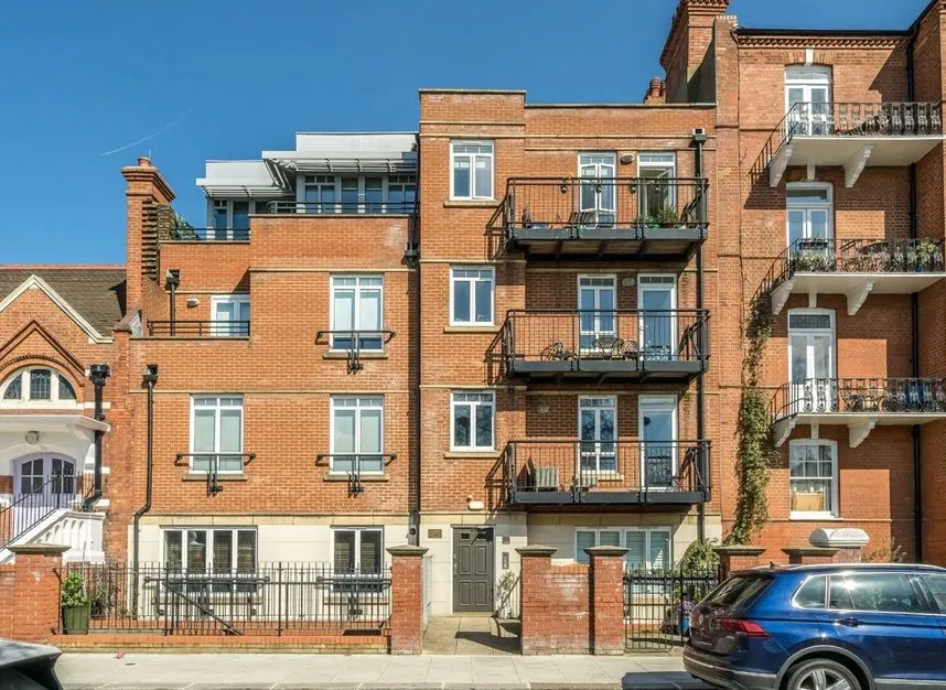 2 bed flat to rent — Kelvedon Road, Fulham, SW6