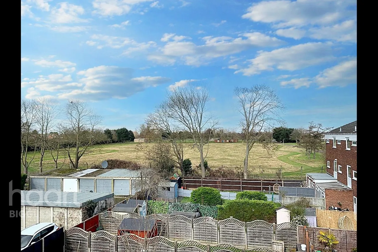 Hitchin Road, Henlow, SG16, photo 9