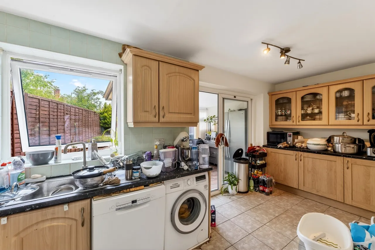 Love Lane, Morden, SM4, photo 16