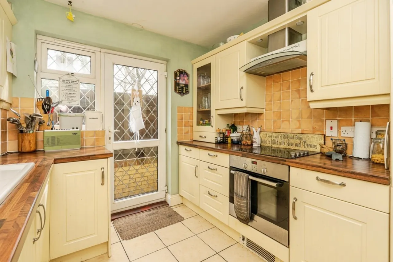 Knaphill, Woking, Surrey, photo 5