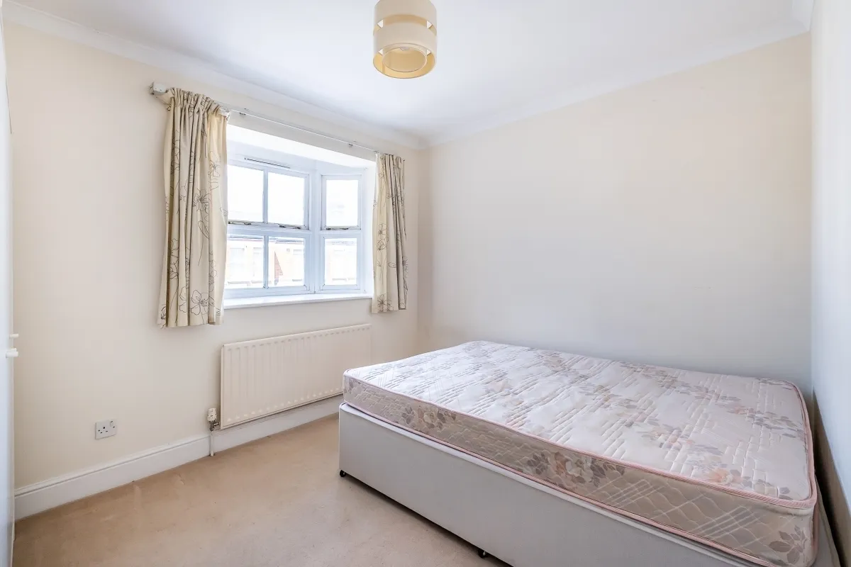 Iveley Road London SW4, photo 9