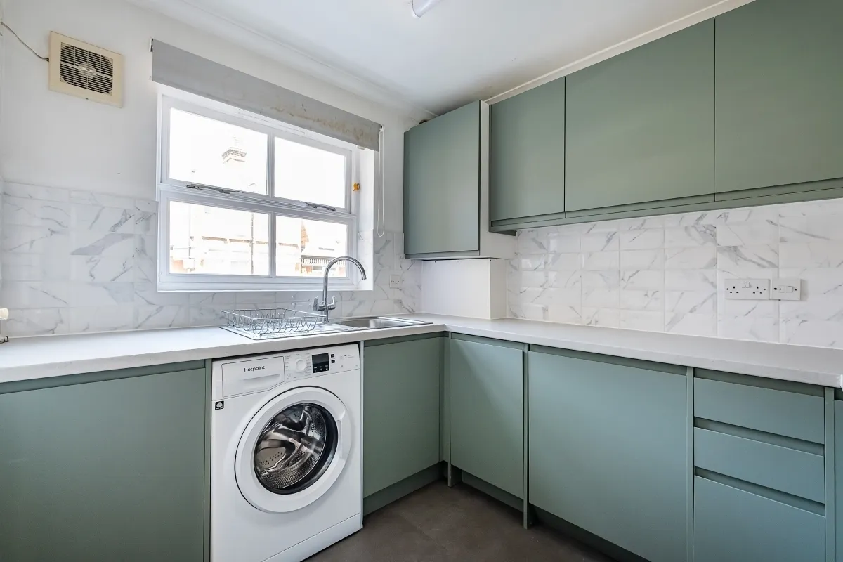 Iveley Road London SW4, photo 4