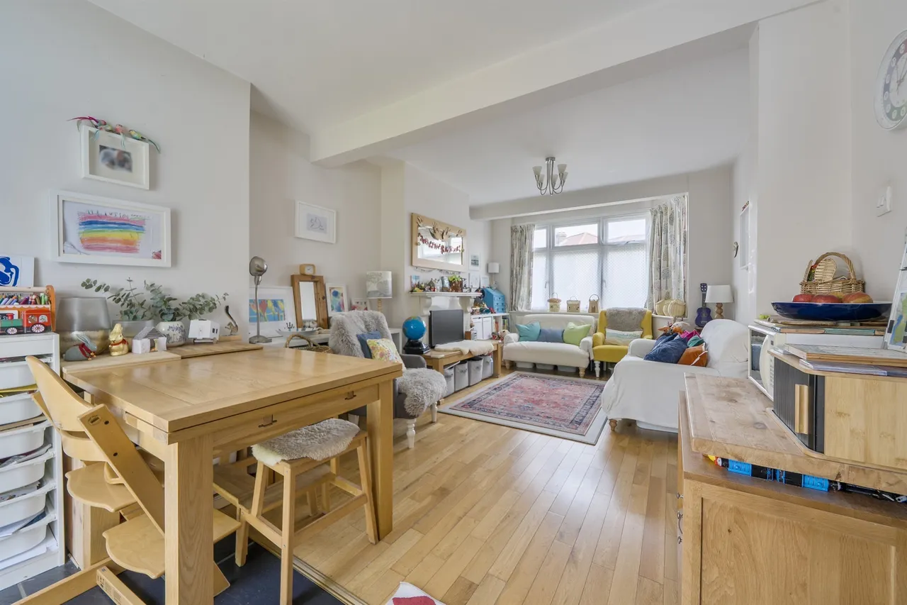 Connaught Avenue, Enfield, EN1, photo 5