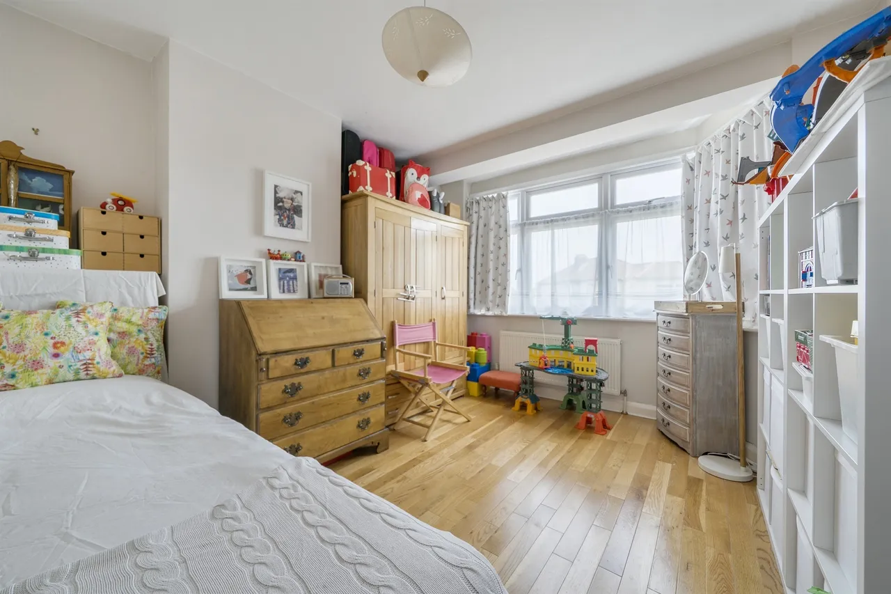 Connaught Avenue, Enfield, EN1, photo 9