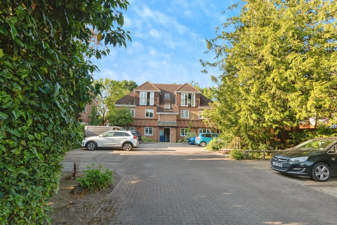 Yorktown Road, Sandhurst, GU47, photo 6