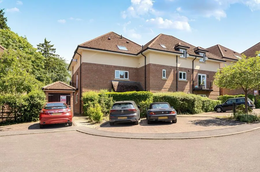 2 bed flat for sale, Upper Meadow, Headington, OX3