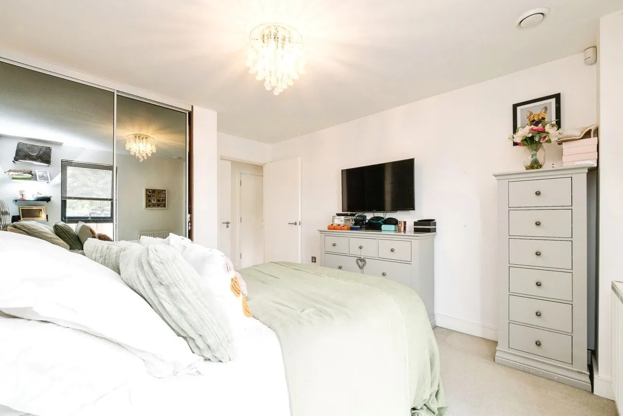 The Broadway, LOUGHTON, Essex, IG10, photo 12