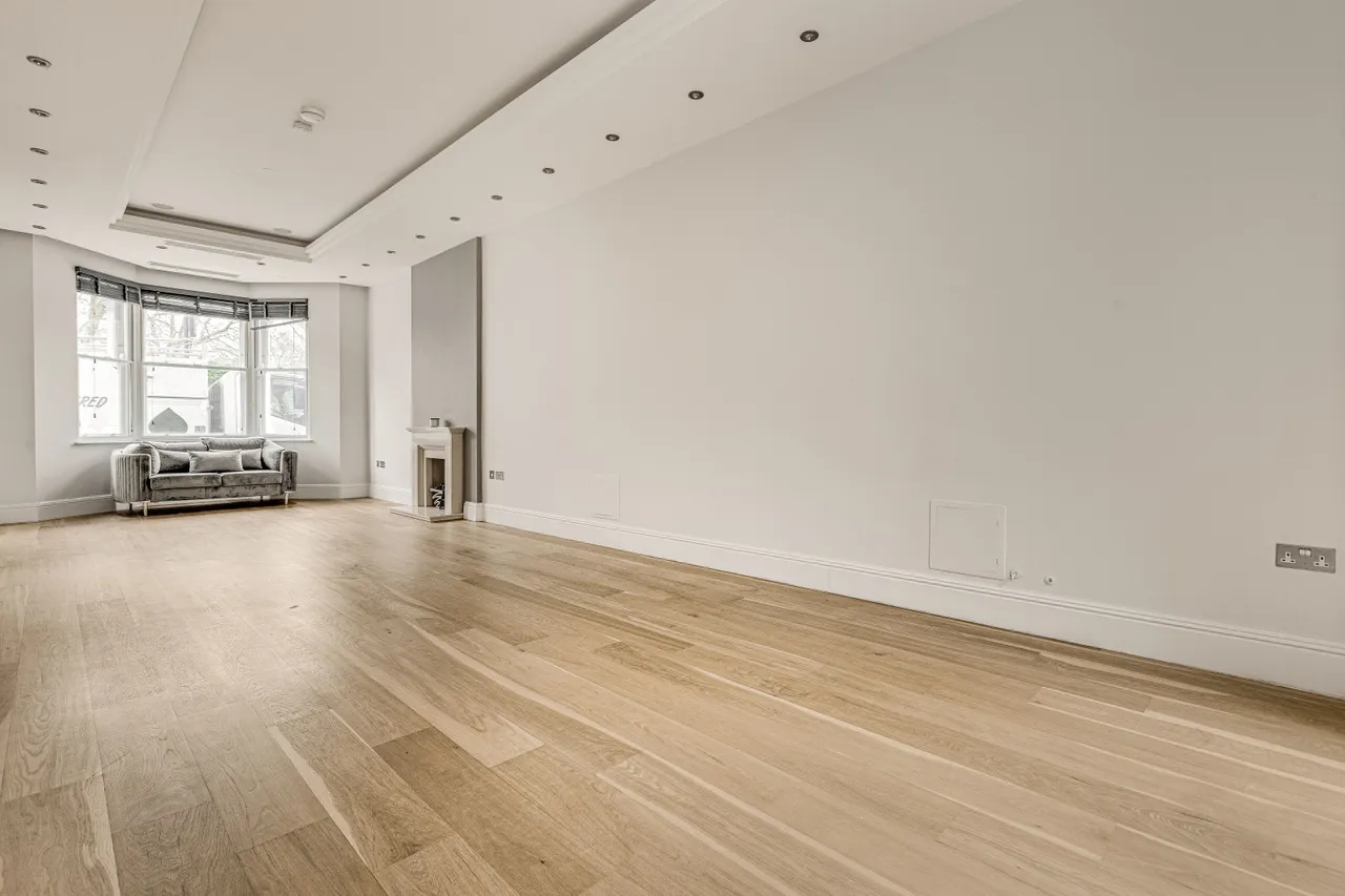 Fulham Palace Road, London, SW6, photo 12